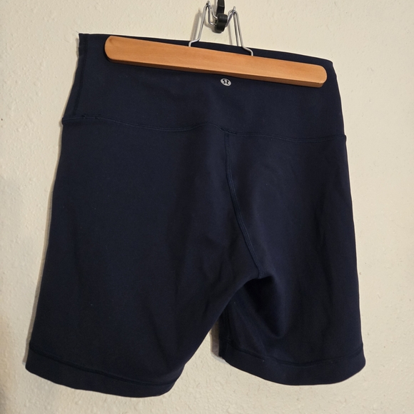 lululemon athletica High-Waist Black Workout Shorts - Picture 3 of 6